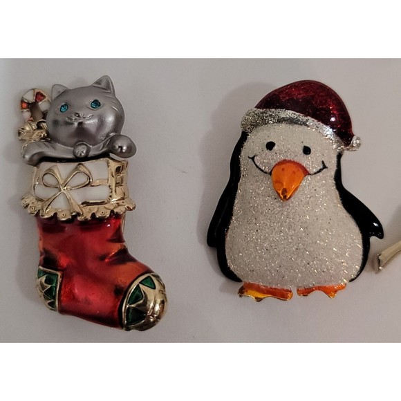 VTG Danecraft 5 Christmas Brooch Snow Man Santa Kittening Stocking Penguin - Picture 4 of 9